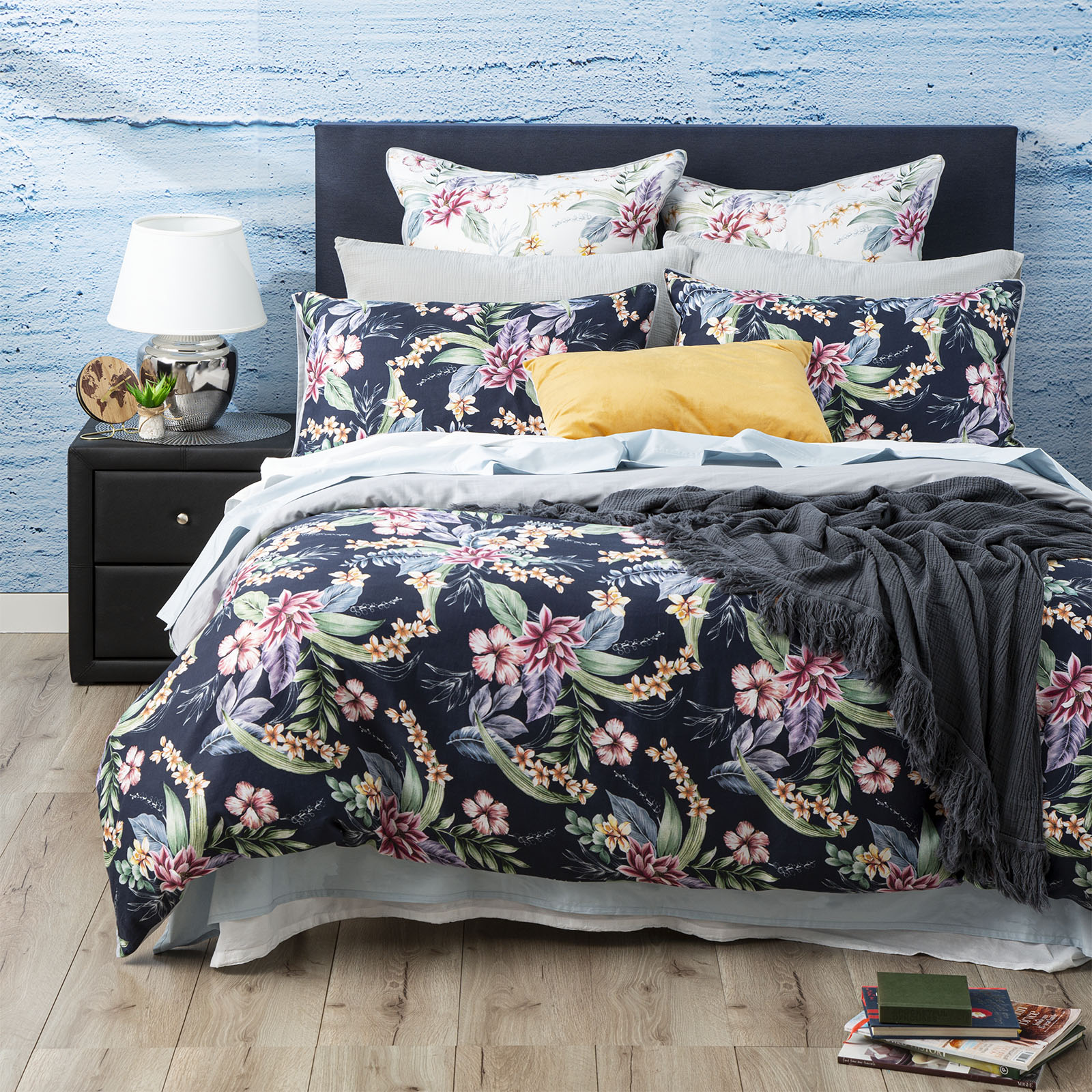 V107-SH317600-195673-00 300 TC Sophie Cotton Quilt Cover Set by Renee Taylor Queen - Image 1