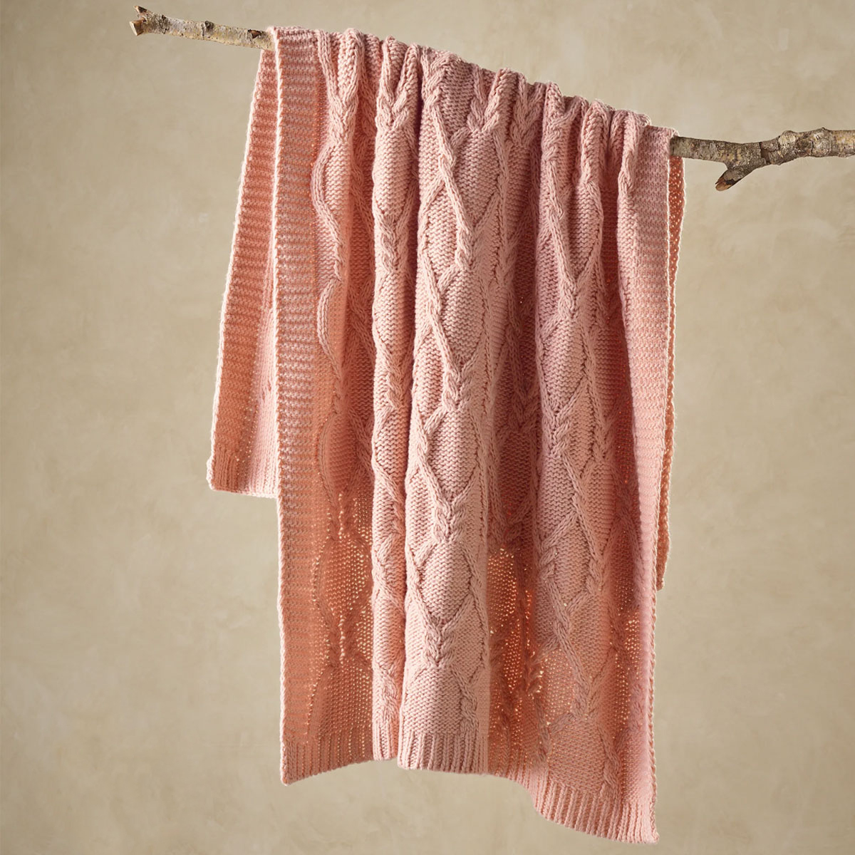 V442-BCA-THROW-JOHNSON-BLUSH-RE-202730-00 Bianca Johnson Knitted Throw Rug 130 x 160 cm Blush - Image 1