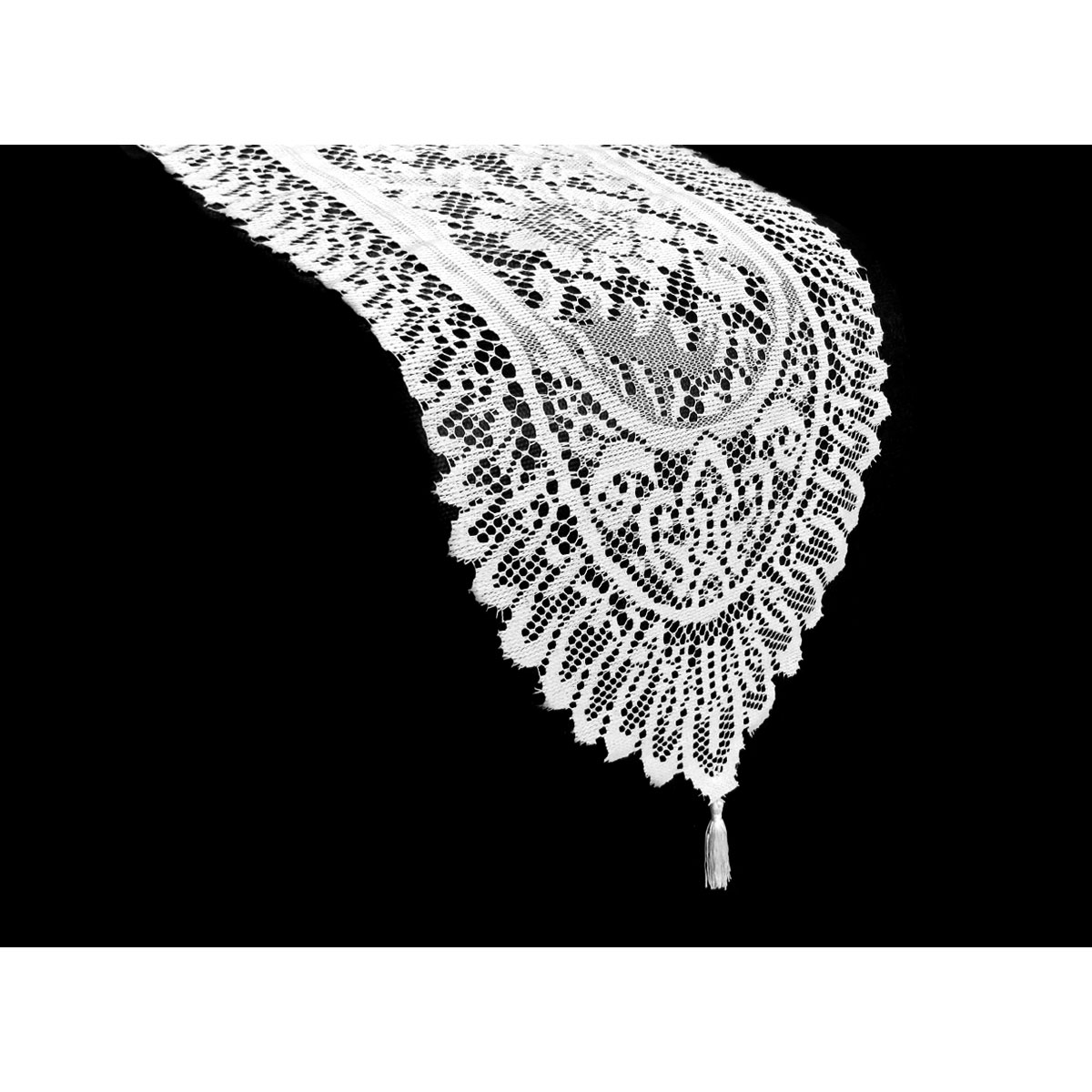 V442-DKC-TABLER-LOGAN137CM-WHITE-RE-98570-00 Logan White Lace Table Runner with Tassle 33 x 137 cm - Image 1