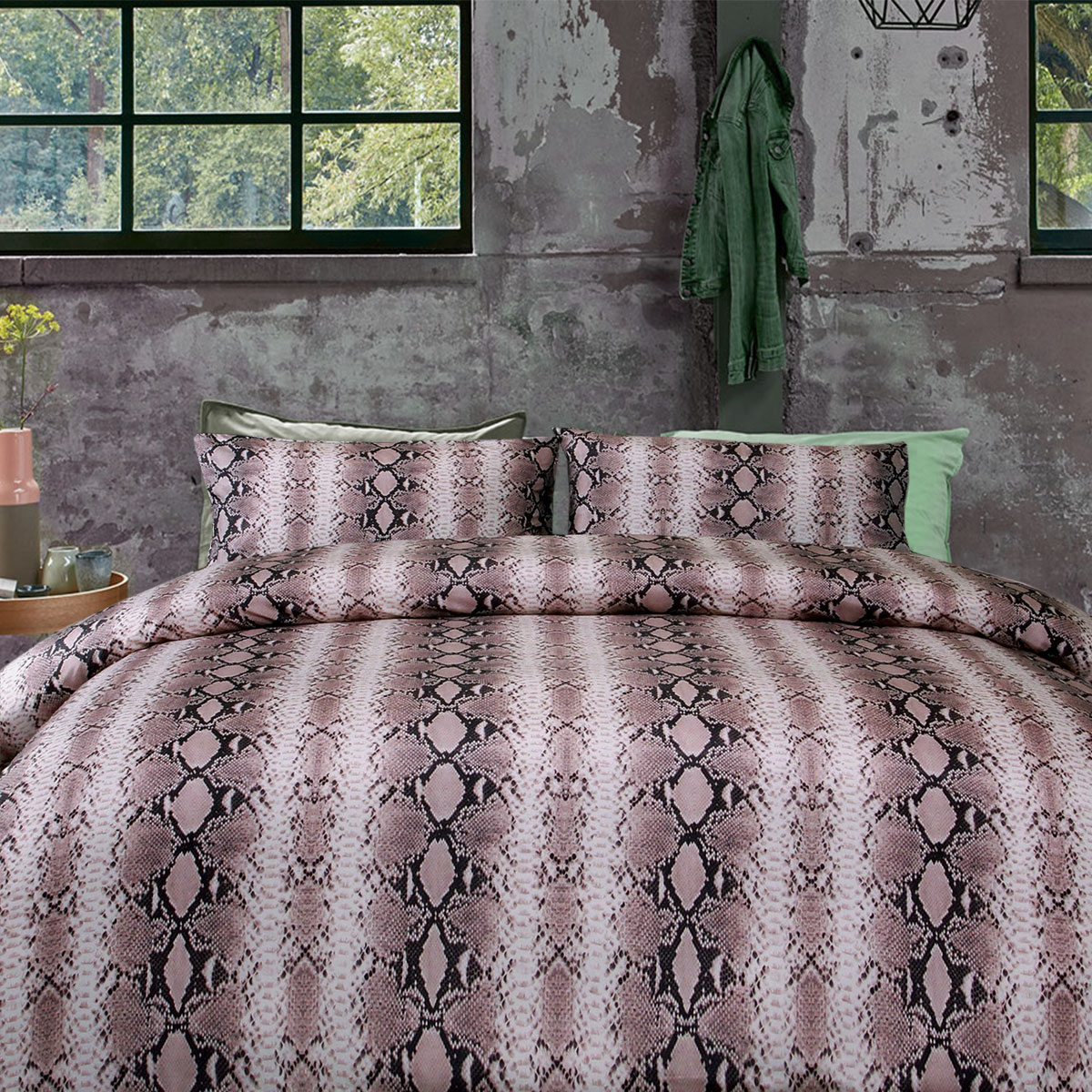 V442-HIN-QUILTCS-PRINTED-SNAKE-SKIN-PINK-QS-83118-00 Big Sleep Snake Skin Pink Quilt Cover Set QUEEN - Image 1