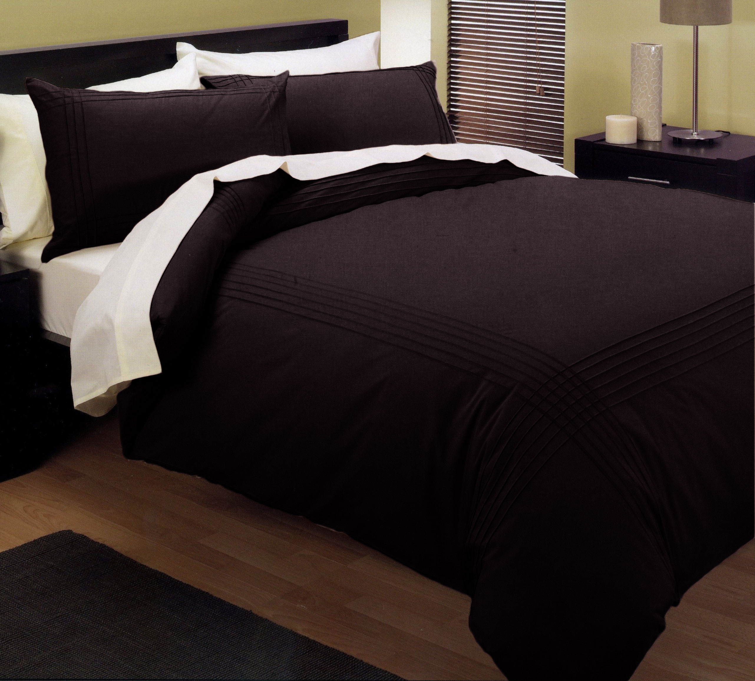 V442-KIT-QUILTCS-PINTUCK-CHOCOLATE-KI-146413-00 Kingtex Pintuck Quilt Cover Set Chocolate King - Image 1