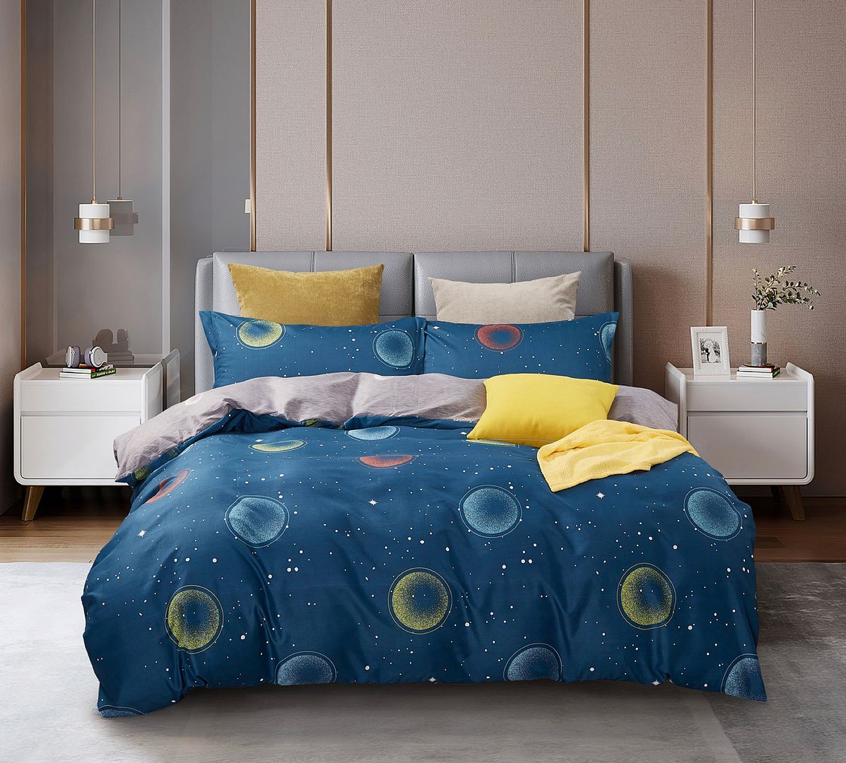 V493-MK-427-88157-00 Bubbles King Size Quilt/Duvet Cover Set - Image 1