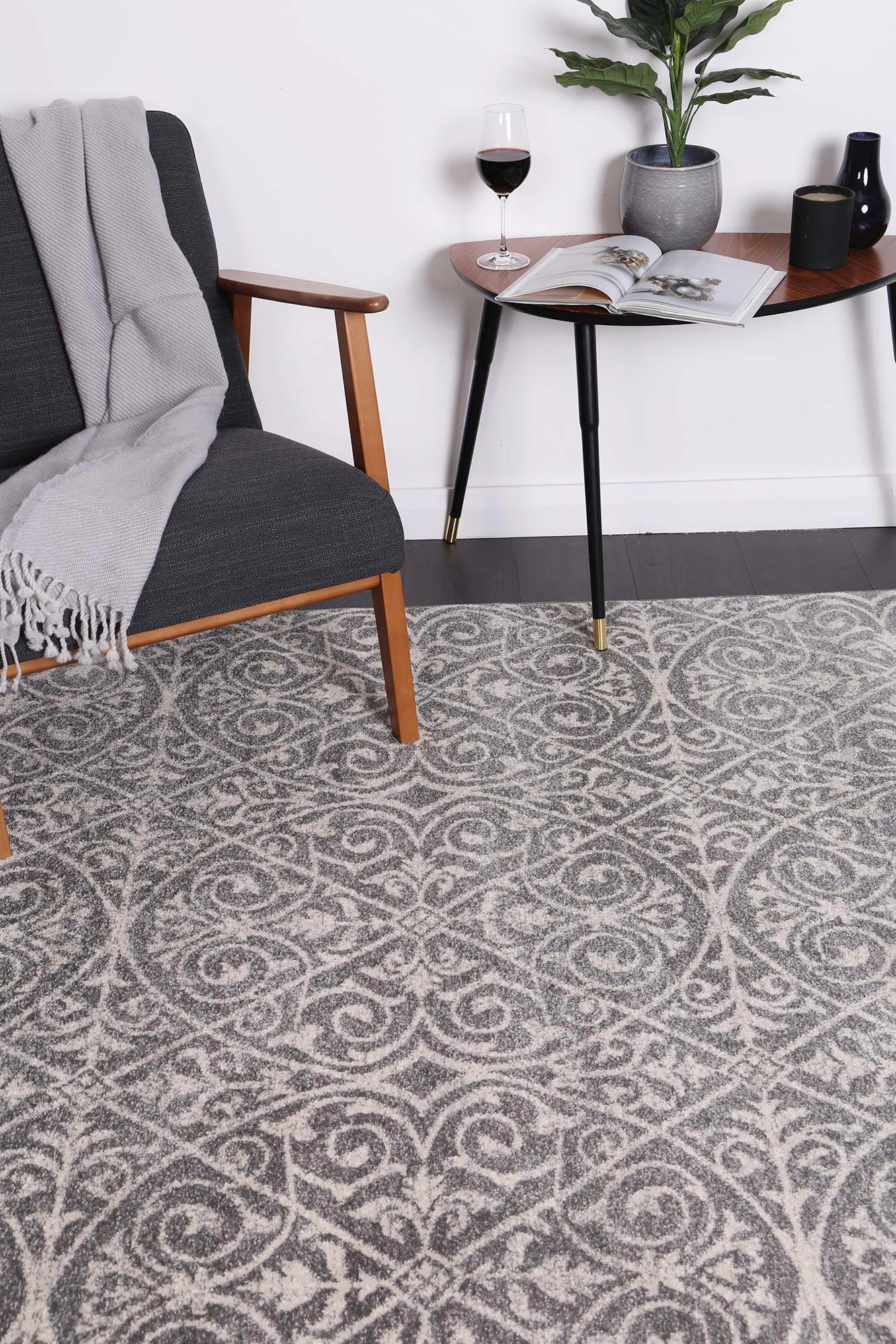 V516-DELI200DEL23-131710-00 delicate-katherine-grey-ivory-rug 200x290 - Image 1