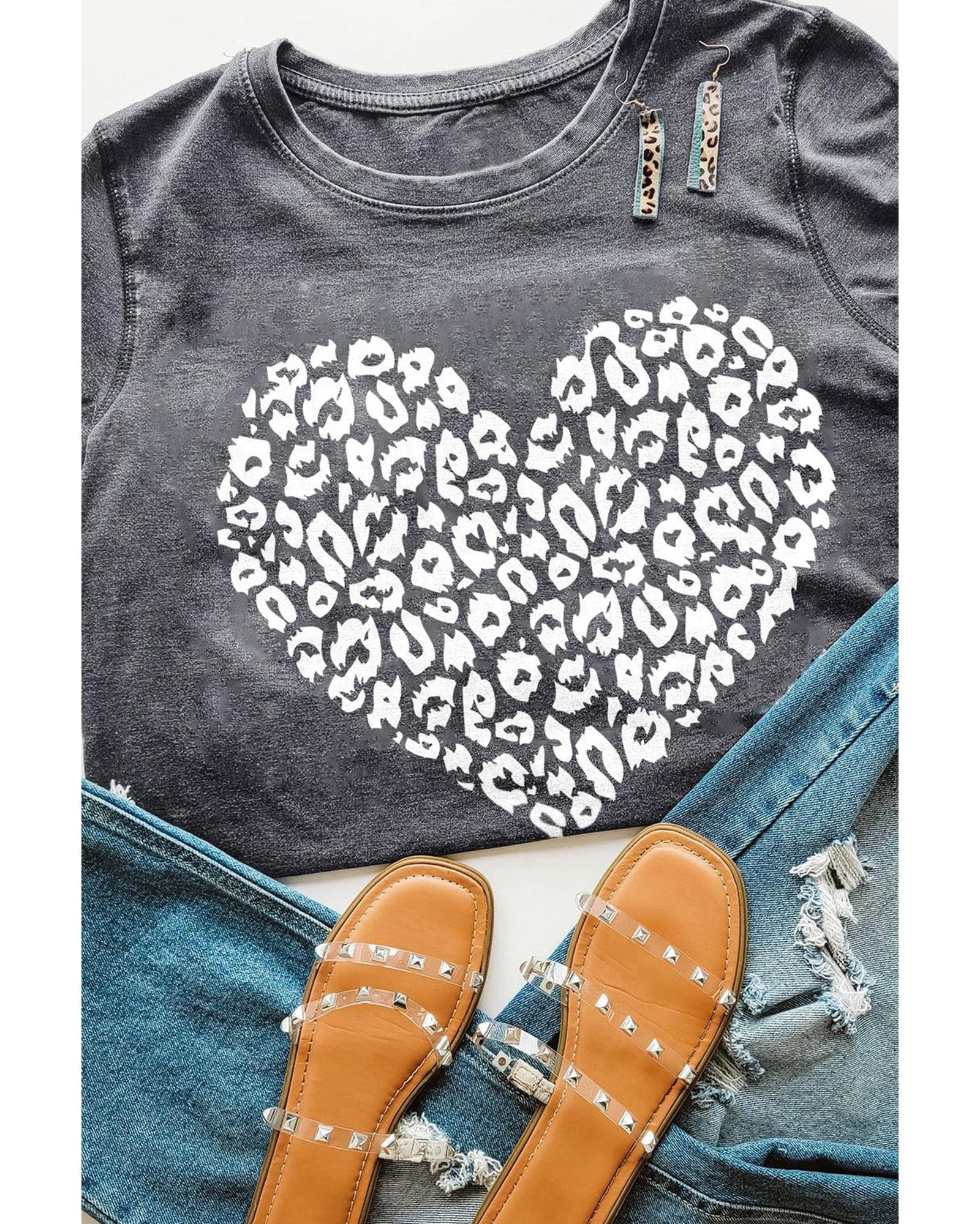 V539-AZEXDC25219571-11-S-162383-00 Azura Exchange Leopard Kiss Print Valentines Heart Graphic Tee - S - Image 1