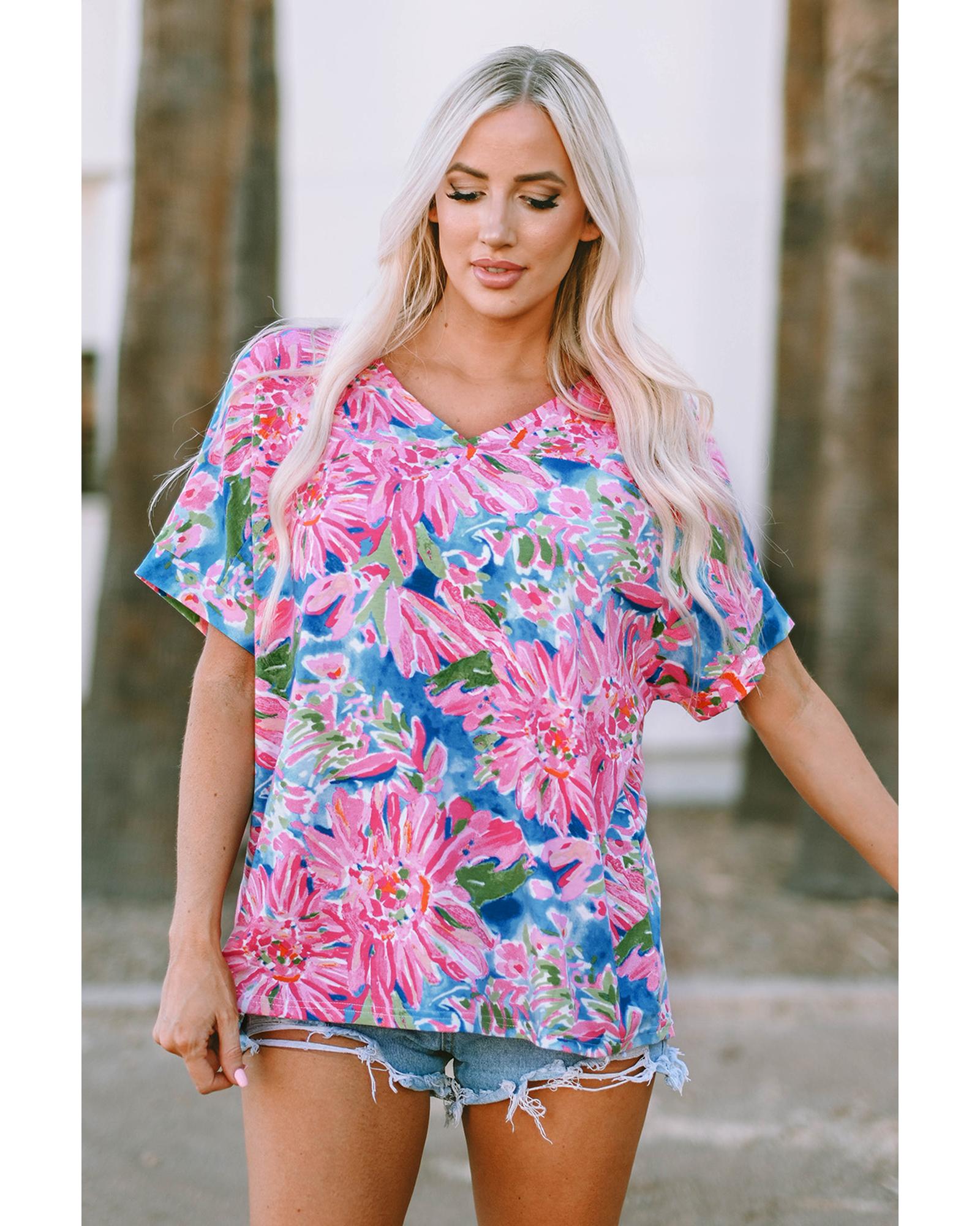 V539-AZEXDC25221059-10-S-163031-00 Azura Exchange Loose Fit Floral Print V Neck T Shirt - S - Image 1