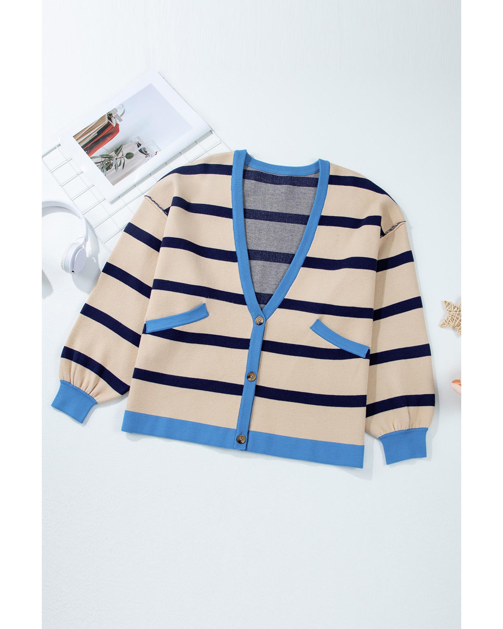 V539-AZEXDC2711645-P122-XL-202508300110-00 White Colorblock Drop Shoulder Buttoned Loose Cardigan - XL - Image 1