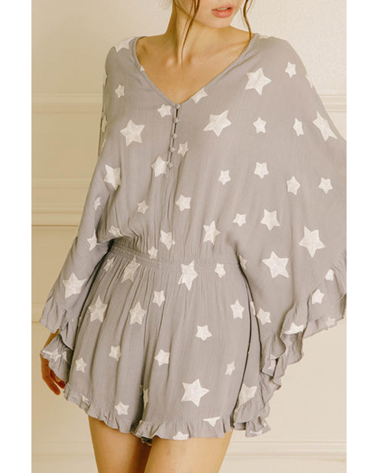 V539-AZEXDC6413903-P11-M-202508301640-00 Gray Star Print Crinkle Textured Kimono Ruffle Sleeve Romper - M - Image 1