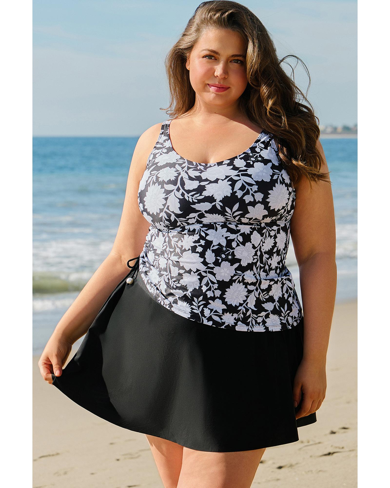 V539-AZEXPL41030-P220-1X-202506151937-00 Black Plus Size Printed Square Neck Drawstring Ruffled Tankini Set - 1X - Image 1