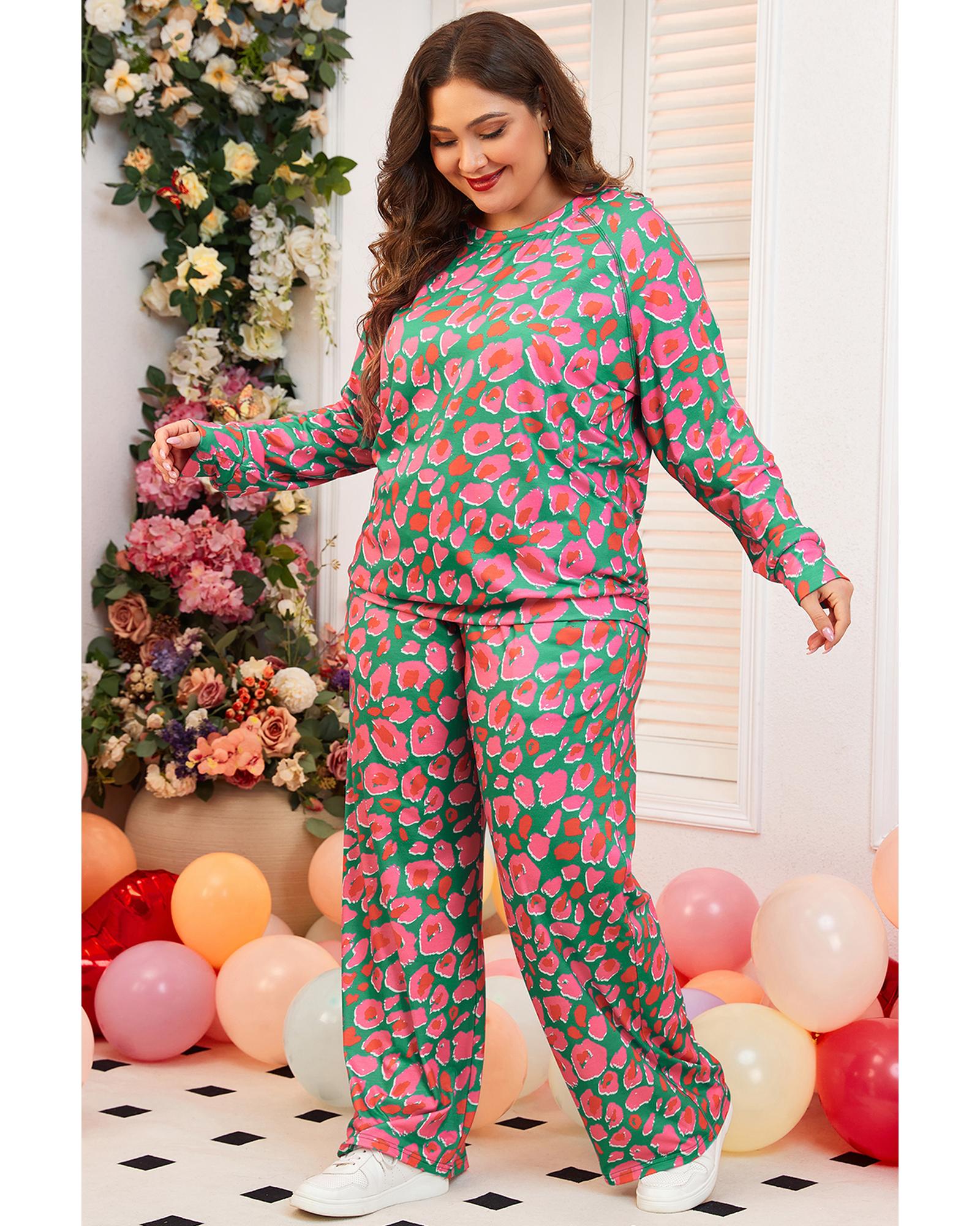 V539-AZEXPL62149-P920-4X-202508301200-00 Green Plus Size Printed Long Sleeve and Pants Lounge Set - 4X - Image 1