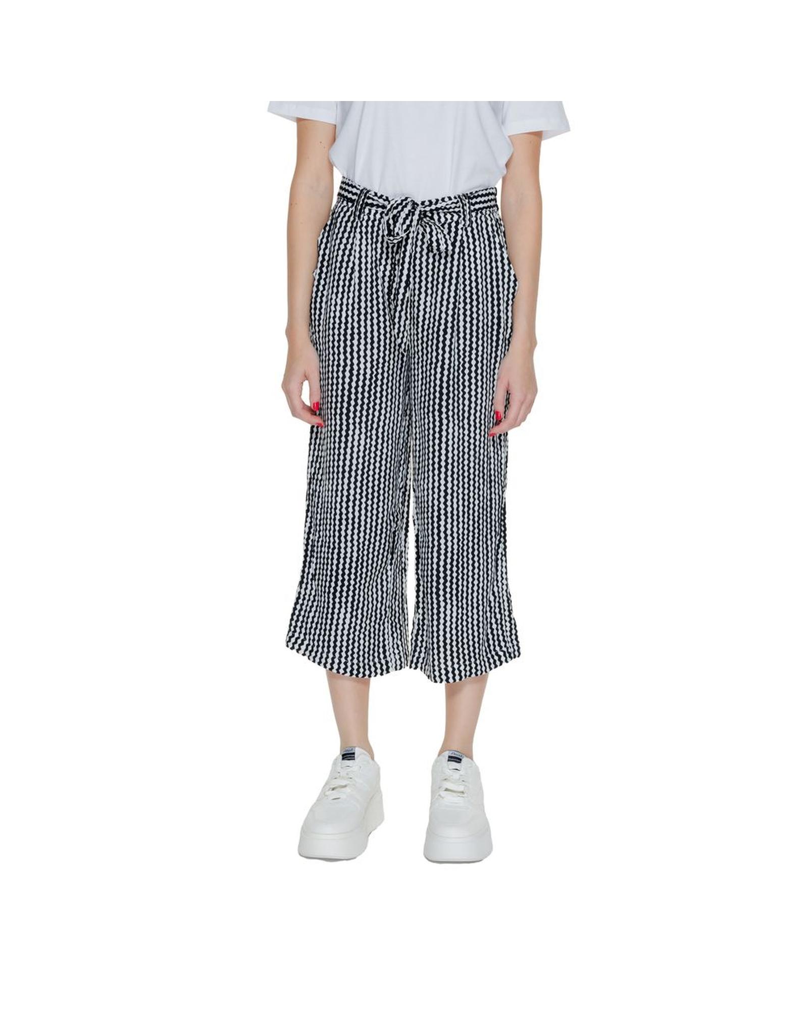 V539-ON-10267000009-IT36XXS-202506180341-00 Only Women's Black Viscose Jeans & Pant - 36 IT - Image 1