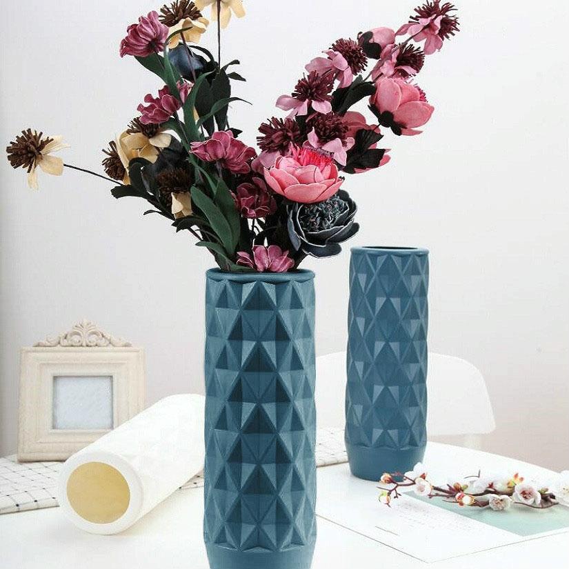 V562-A109574940DBT-202503041636-00 Creative Plastic Vase for Home Decoration - Flower Arrangement Container - Blue - Image 1