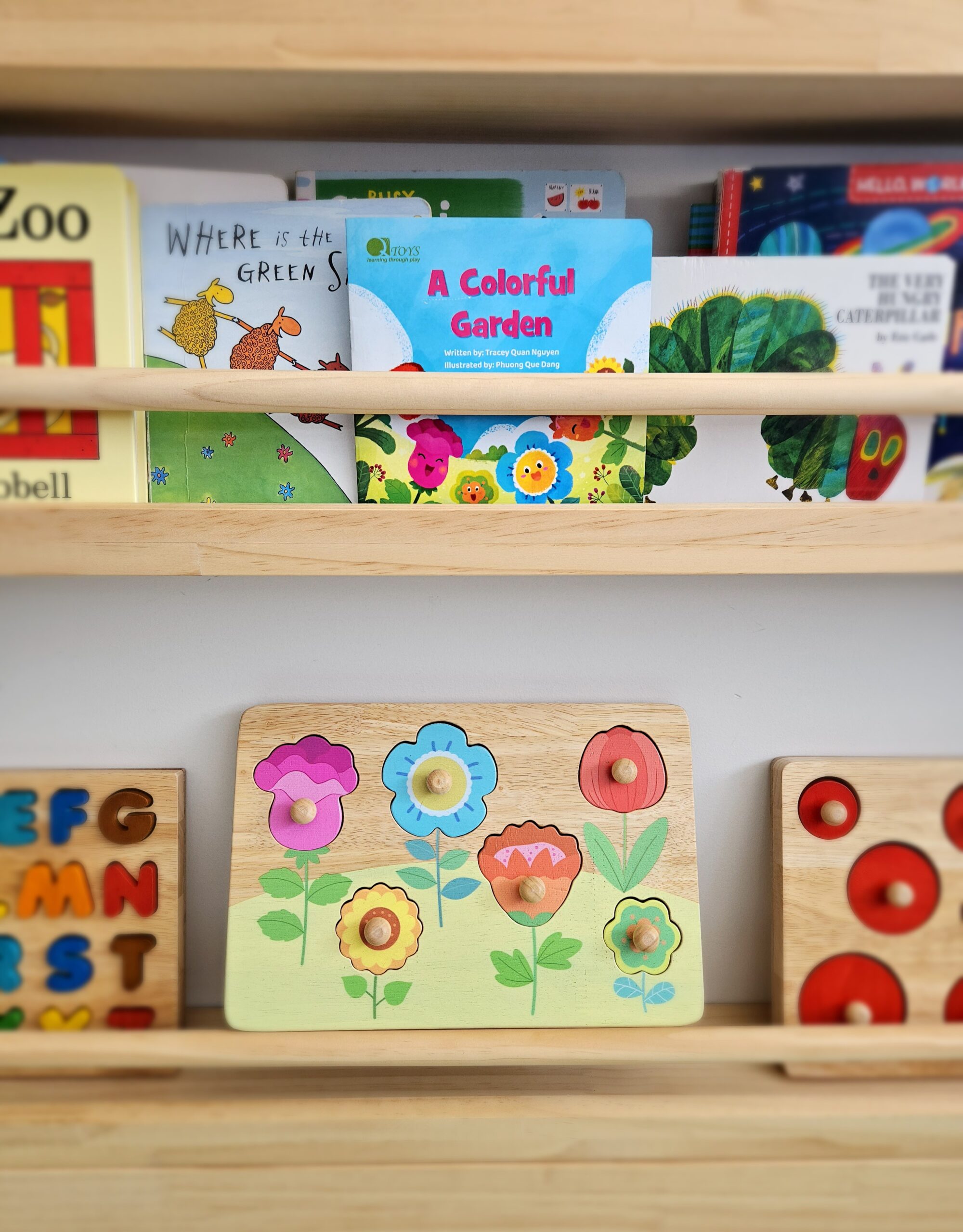 V59-517-202503201036-00 Flower Garden puzzle and book set - Image 1