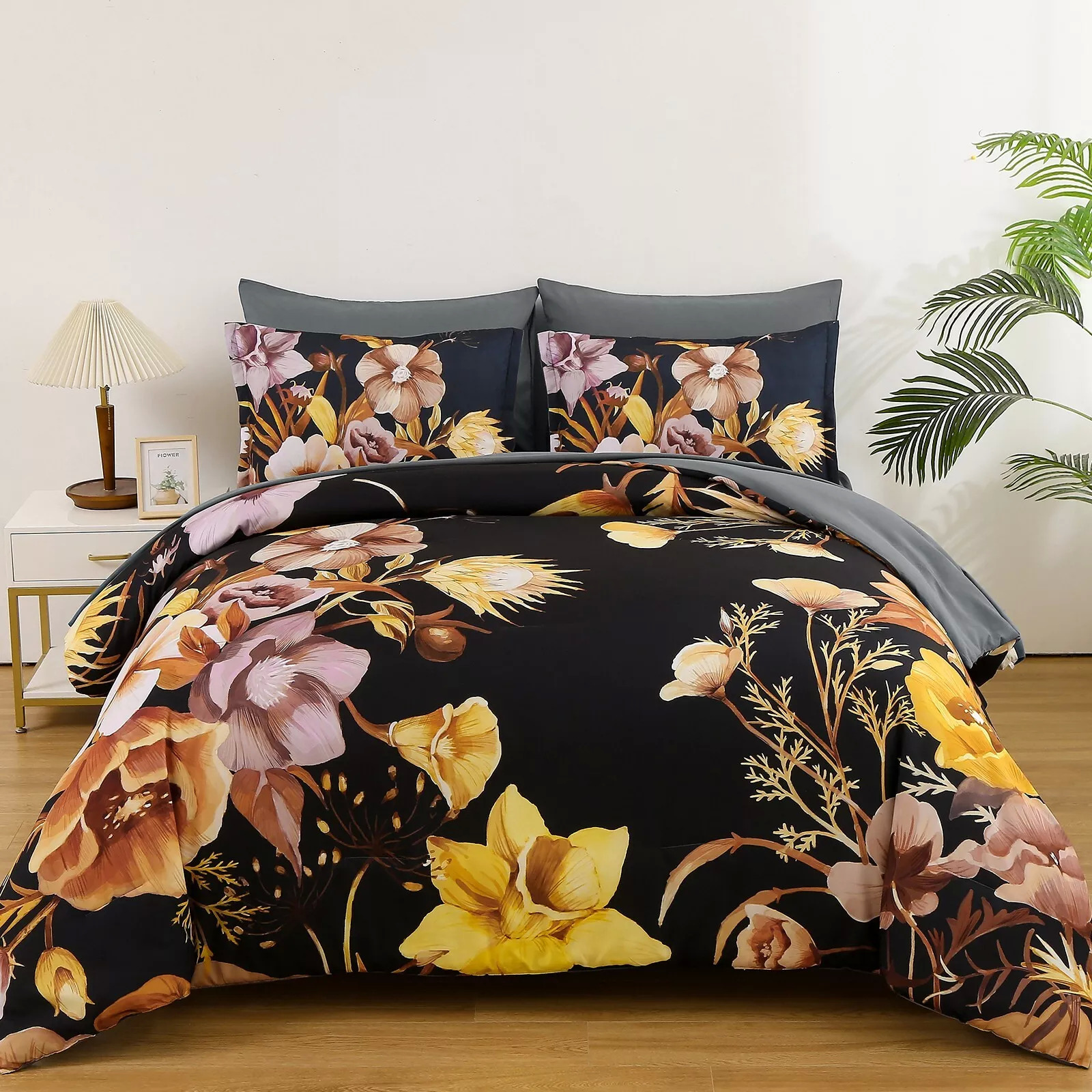 V745-MAB010953AJ3-191359-00 Soft Floral Leaf Comforter Set, King Size, Quilted Bedding with Pillowcases - Image 1