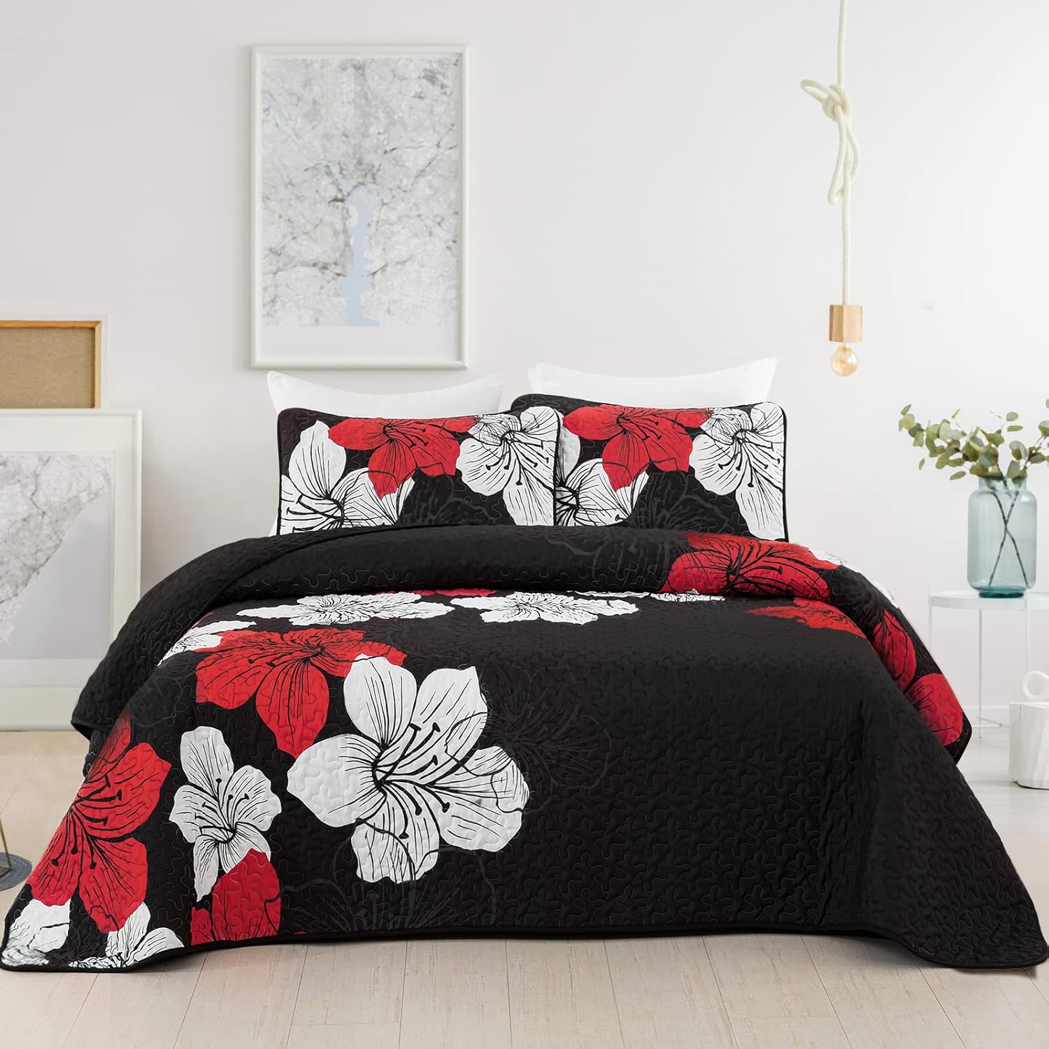 V745-MAC080182Q13U-190874-00 Glorious Quilted coverlet and pillowcovers set: Unmatched Beauty - Queen size - Image 1