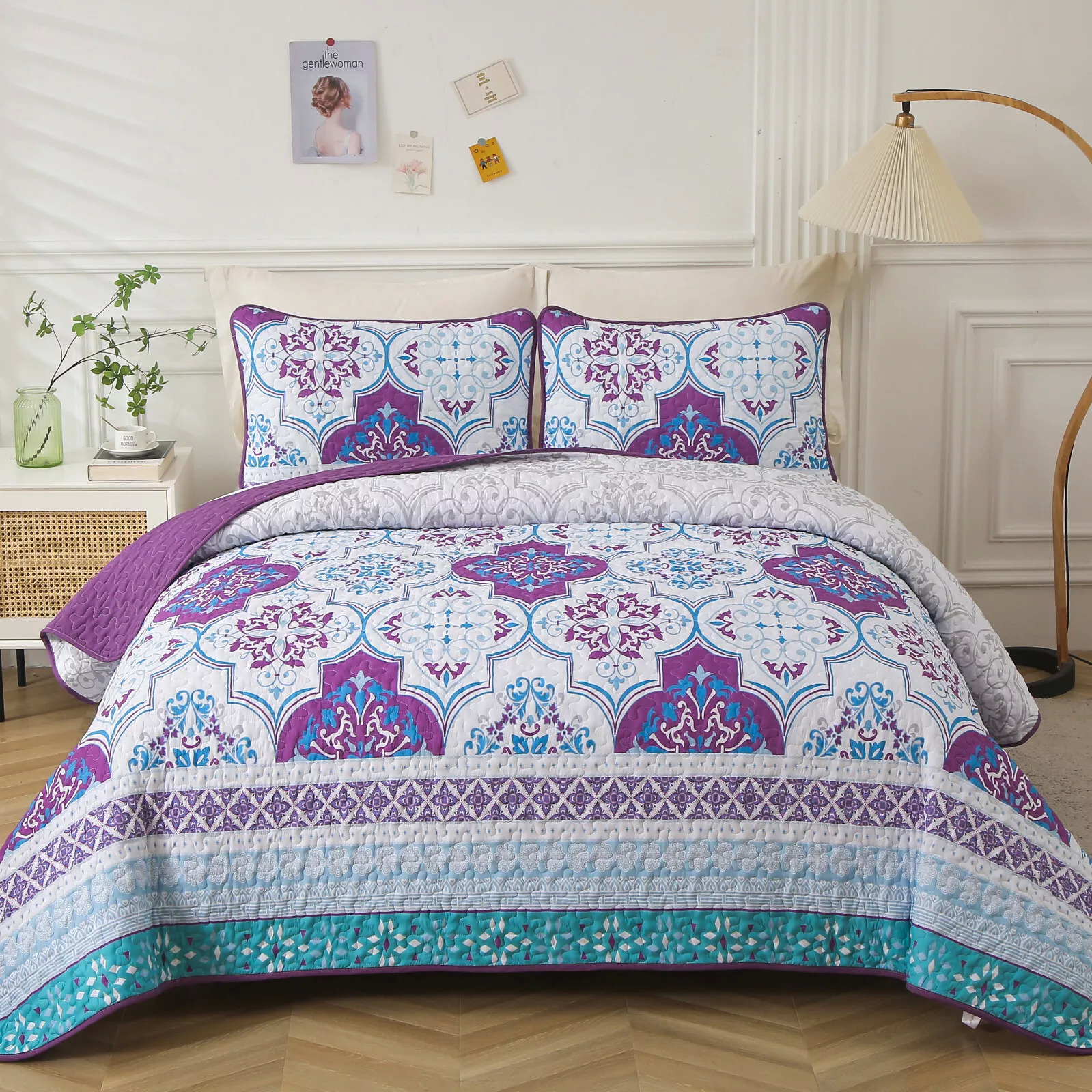 V745-MAC080249Q13U-190930-00 Handsome Quilted Bedspread and Pillowcases Set: Strong, Sturdy, and Stylish - Queen size - Image 1