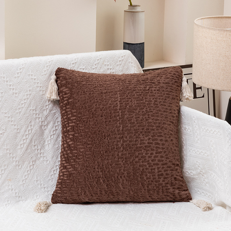 V888-ELOSUNG20705-202502281045-00 Brown Set of 2 Textured Velvet Throw Pillow Covers with Tassels - Decorative Square Cushions 45*45cm - Image 1