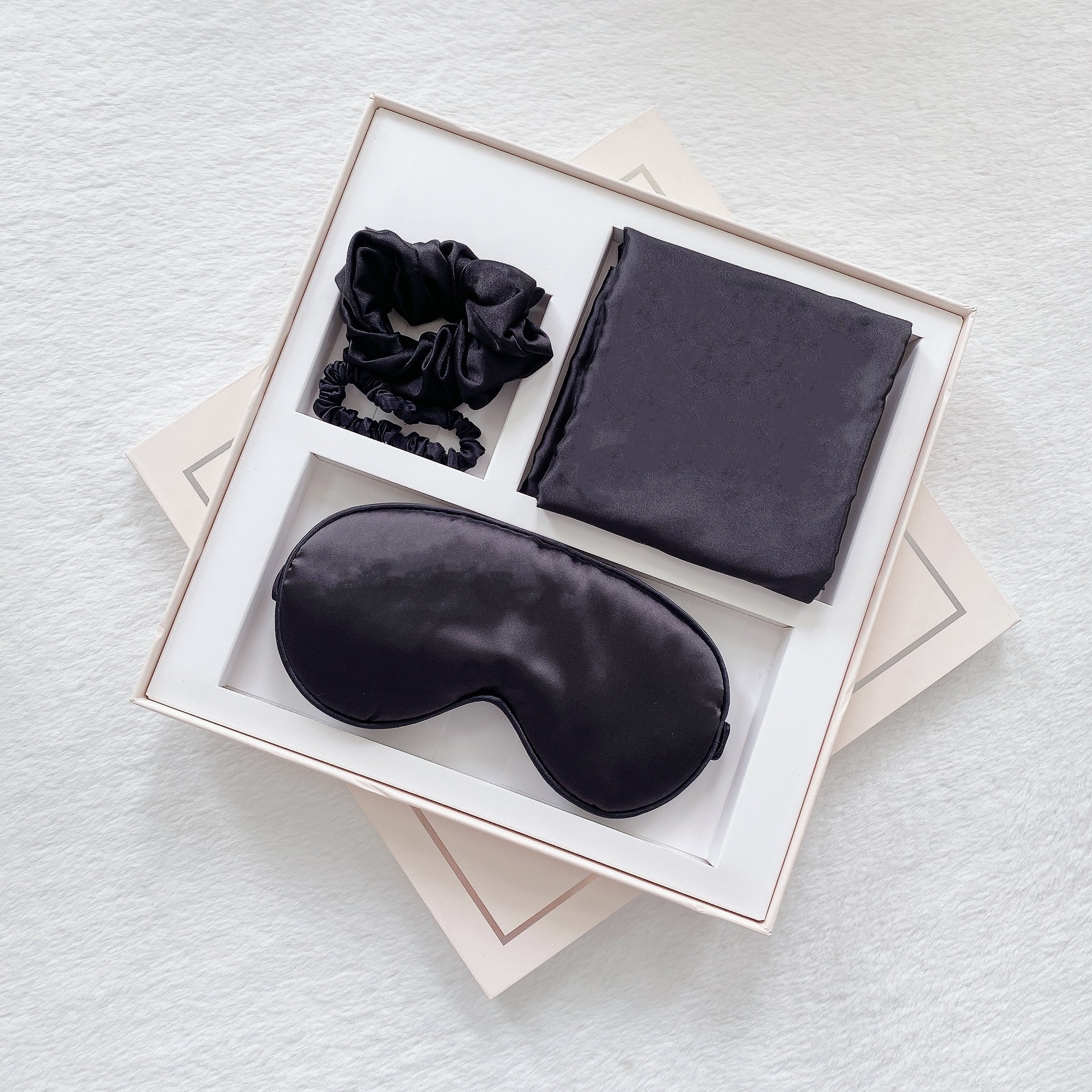 V888-ELOSUNG25545-202504281321-00 Luxury Satin Sleep Mask Gift Set,4-Piece with Pillowcase and Hair Accessories(Black) - Image 1