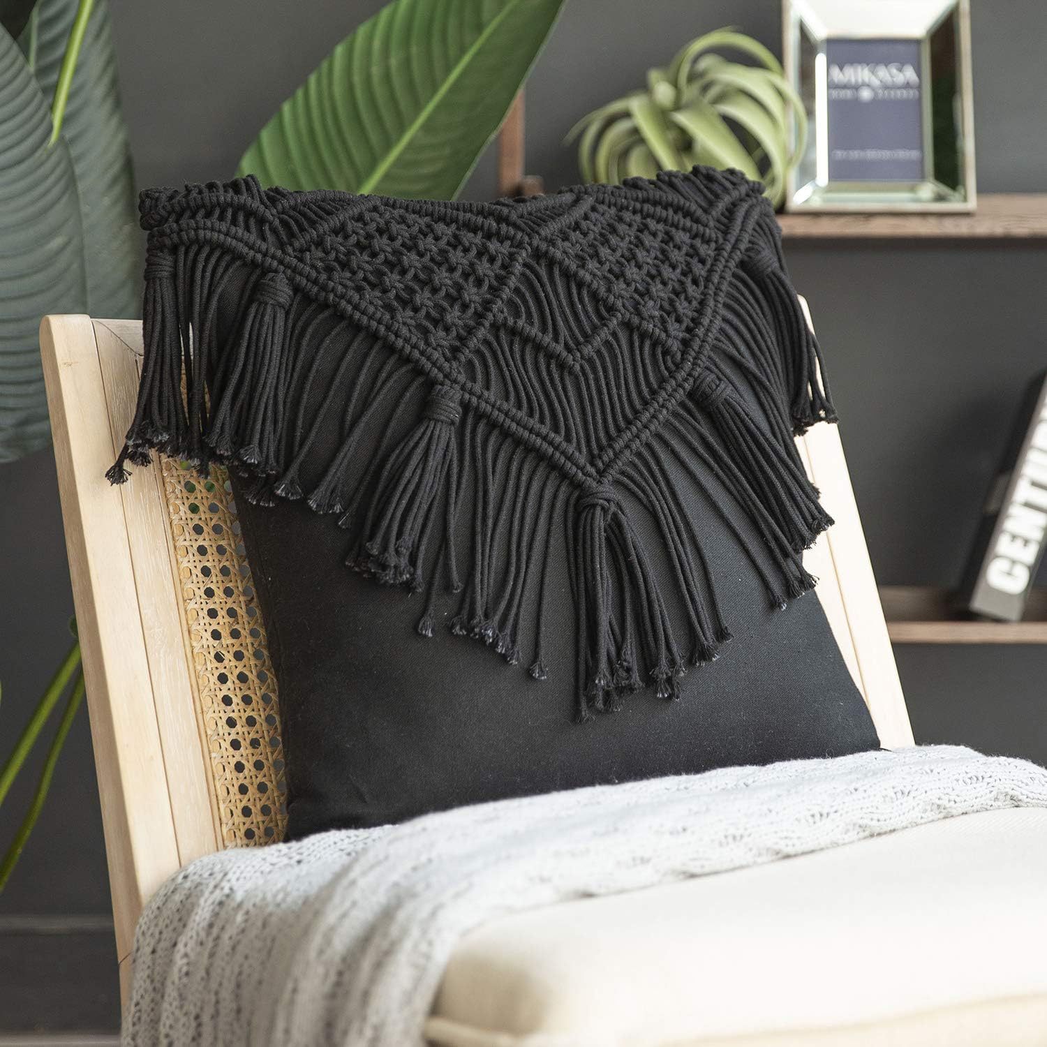 V888-ELOSUNG27273-202504281227-00 Black Boho Chic Macrame Cushion Cover - Handmade Woven Cotton Linen Pillow Case with Tassels - Decorative Throw Pillow Sham 45x45cm (Cover Only) - Image 1
