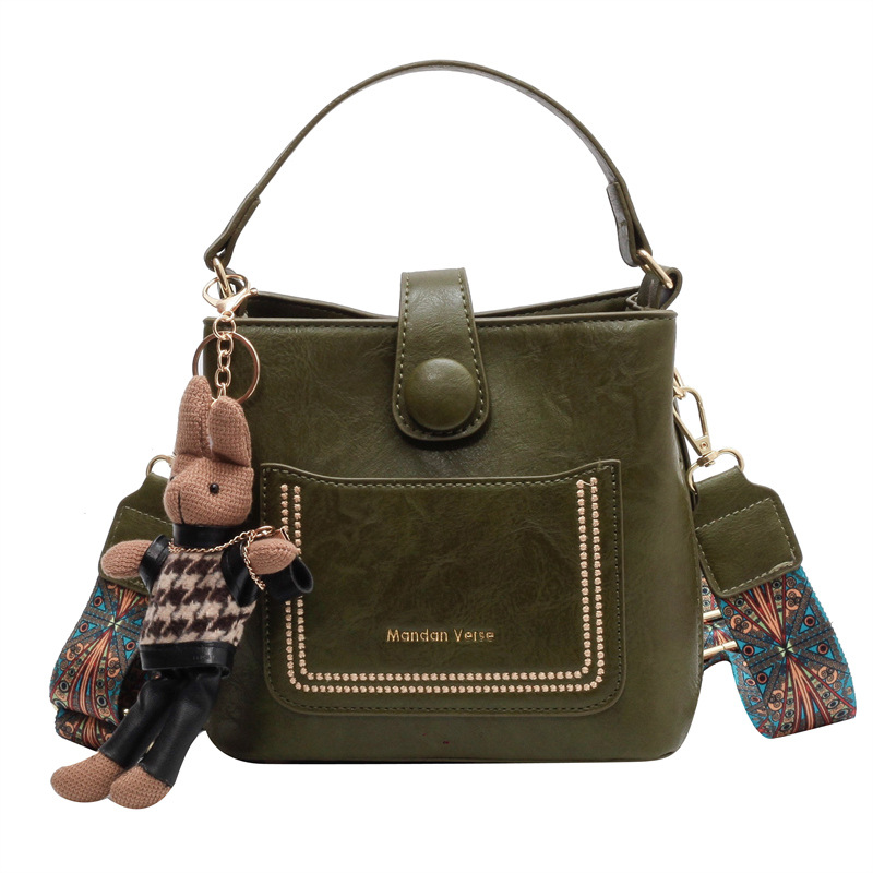 V888-ELOSUNG29854-202506191022-00 Vintage Style PU Leather Bucket Bag with Wide Patterned Strap & Optional Bunny Charm(green) - Image 1